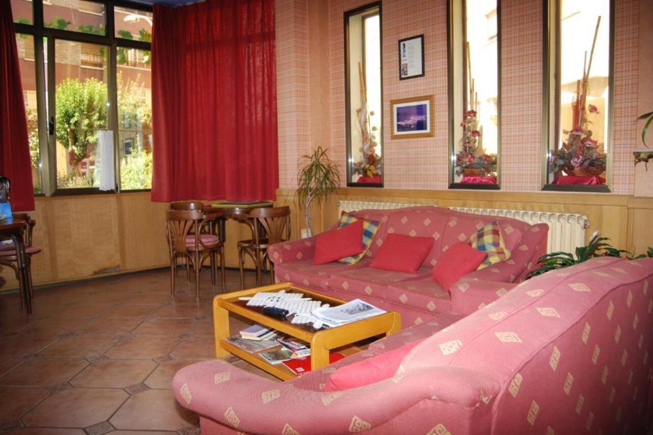 Hotel A Nieu Jaca Ngoại thất bức ảnh
