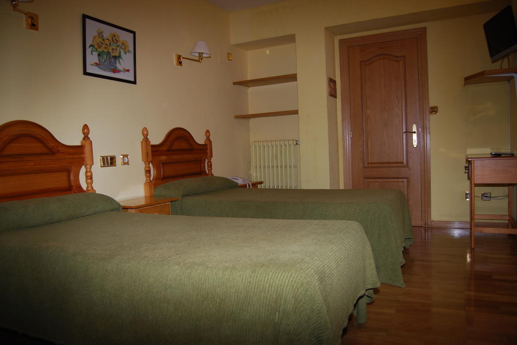 Hotel A Nieu Jaca Ngoại thất bức ảnh